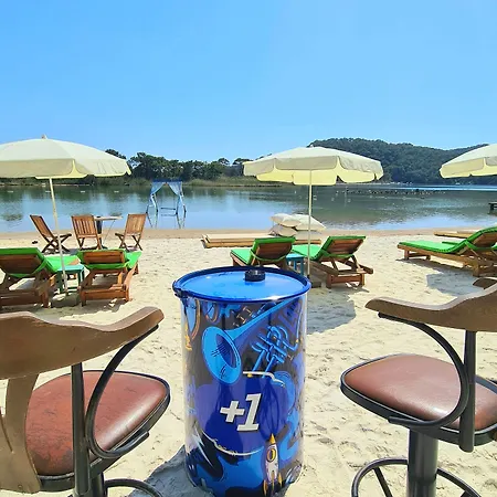 فندق Pine & Bungallows 4*