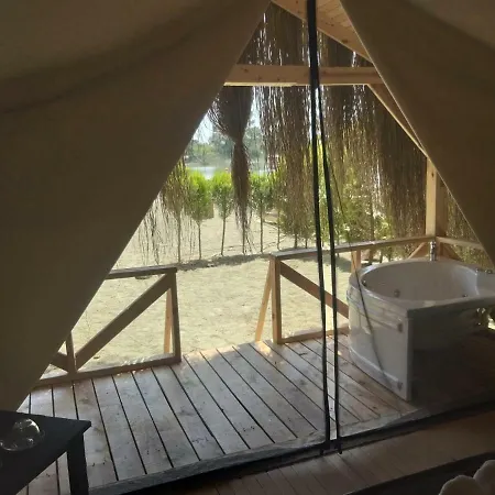 فندق Pine & Bungallows هيسارونو