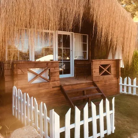 فندق Pine & Bungallows هيسارونو