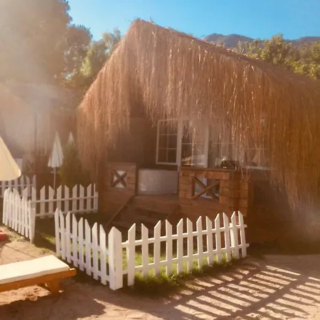 فندق Pine & Bungallows