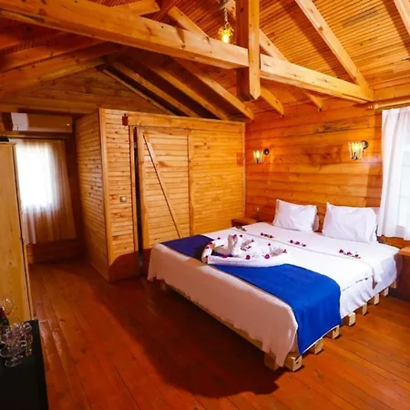 Pine & Bungallows 4* هيسارونو