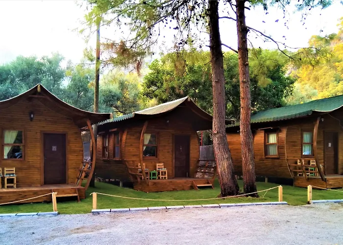 מלון Pine & Bungallows