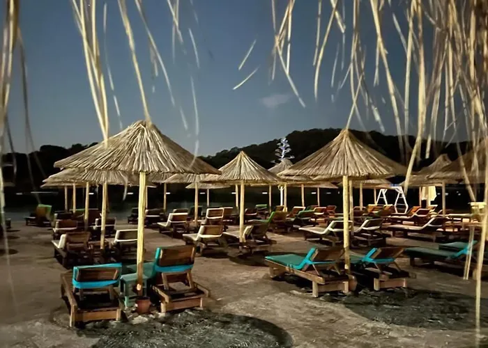 Pine & Bungallows מלון 4*