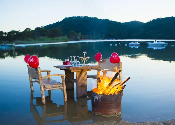 Pine & Bungallows Hotel