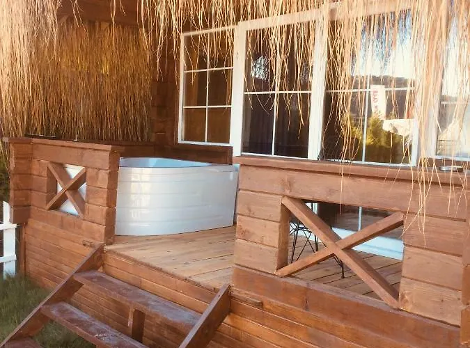 מלון Pine & Bungallows 4*